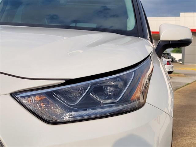 used 2021 Toyota Highlander car, priced at $40,995
