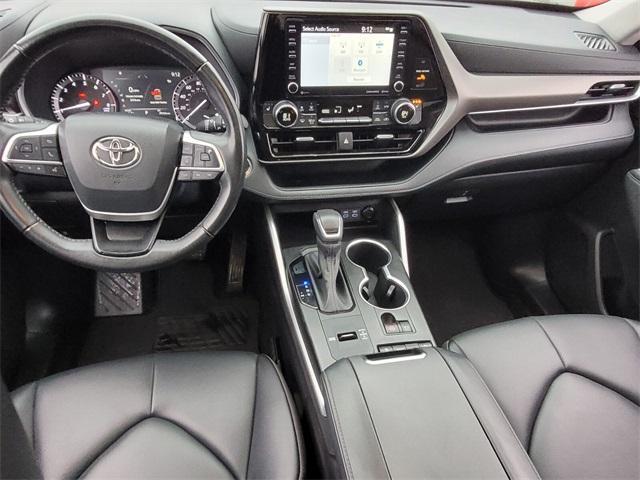 used 2022 Toyota Highlander car, priced at $31,846