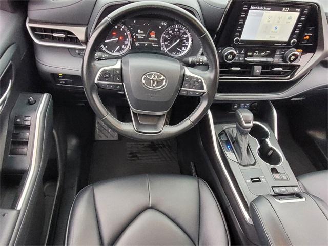 used 2022 Toyota Highlander car, priced at $31,846