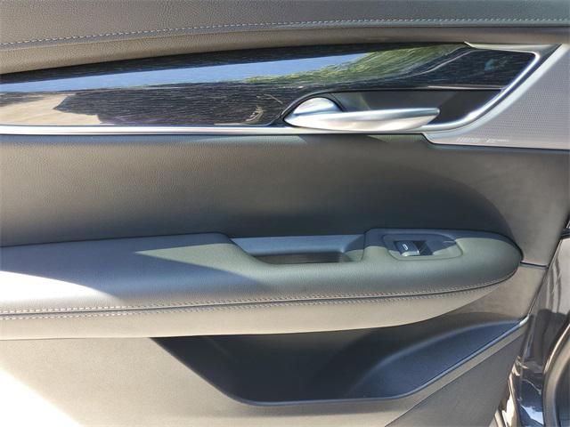 used 2023 Cadillac XT5 car, priced at $34,192