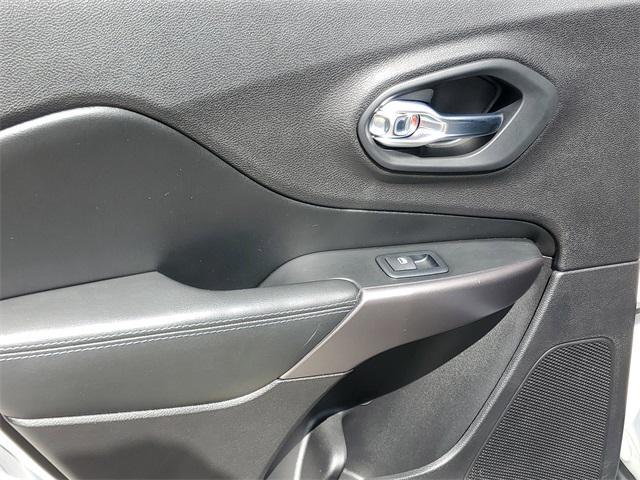used 2019 Jeep Cherokee car, priced at $15,413