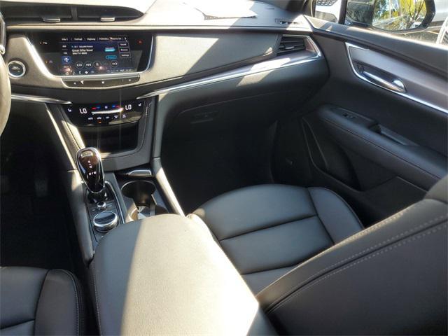 used 2021 Cadillac XT5 car, priced at $22,131