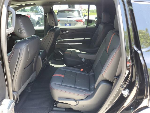 used 2025 Chevrolet Traverse car, priced at $48,953
