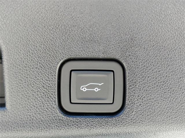 used 2025 Chevrolet Traverse car, priced at $48,953