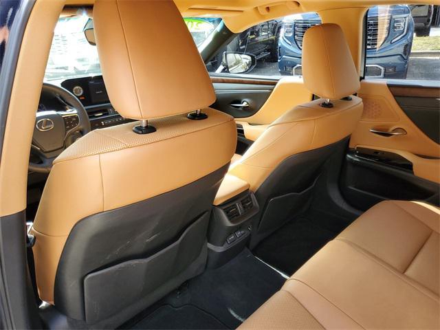 used 2022 Lexus ES 350 car, priced at $32,500