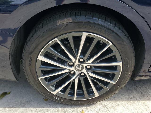 used 2022 Lexus ES 350 car, priced at $32,500