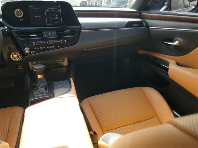 used 2022 Lexus ES 350 car, priced at $32,500