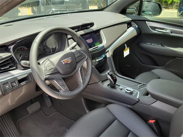 new 2025 Cadillac XT5 car, priced at $45,315