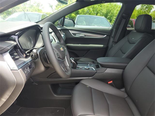 new 2025 Cadillac XT5 car, priced at $45,315
