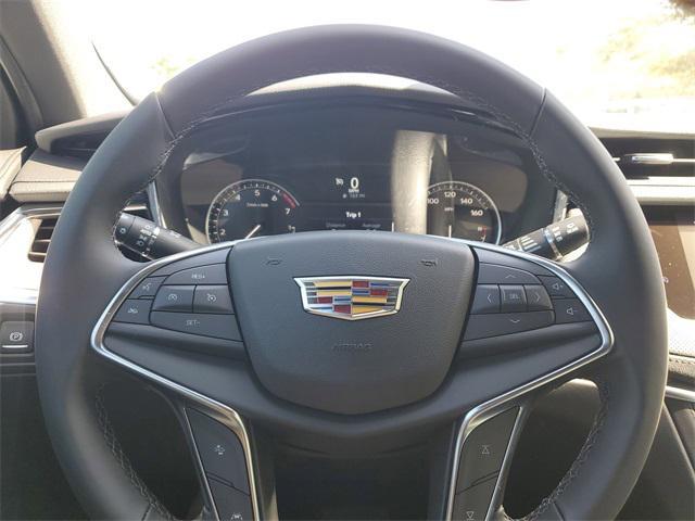 new 2025 Cadillac XT5 car, priced at $44,790