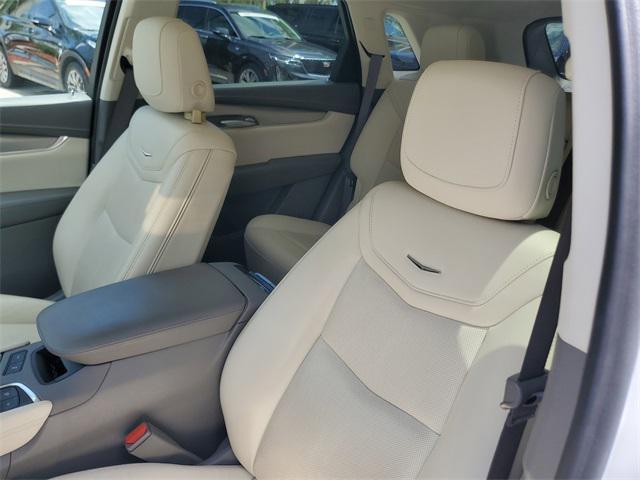 used 2022 Cadillac XT5 car, priced at $30,059