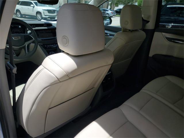 used 2022 Cadillac XT5 car, priced at $30,059
