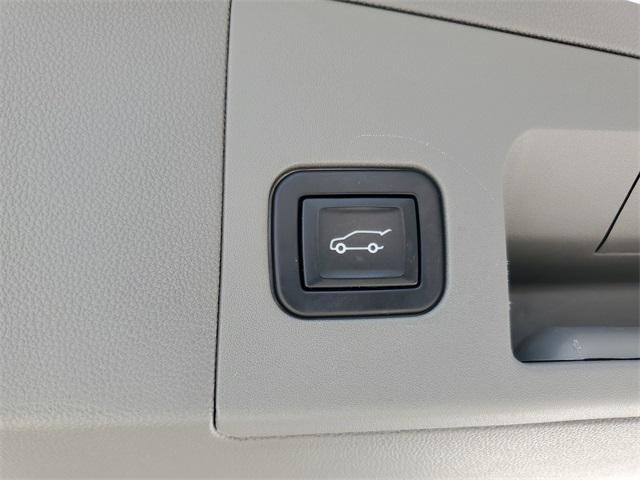 used 2022 Cadillac XT5 car, priced at $30,059