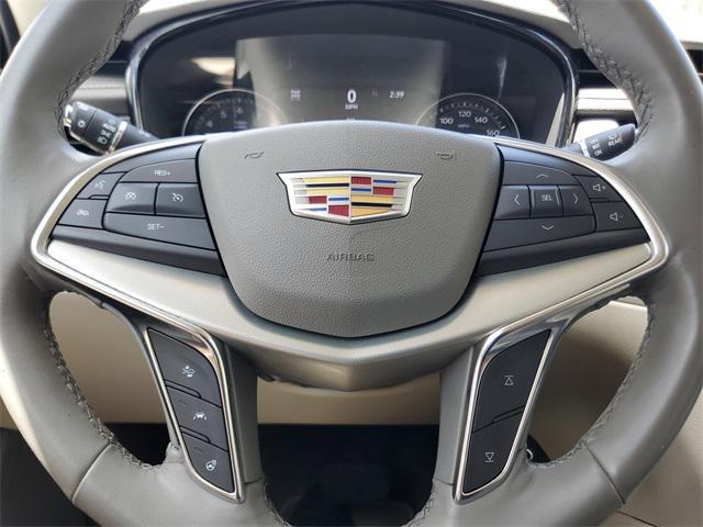 used 2022 Cadillac XT5 car, priced at $30,059