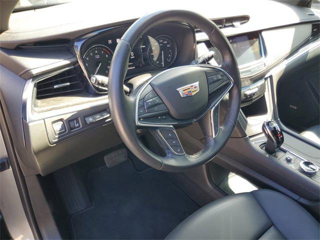 used 2023 Cadillac XT5 car, priced at $33,656