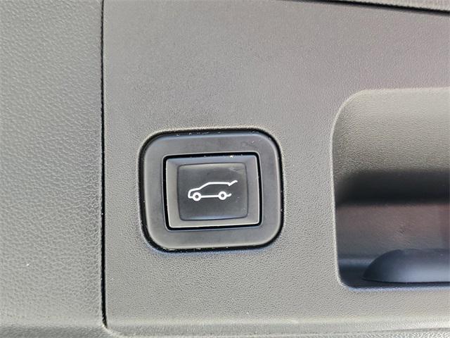 used 2023 Cadillac XT5 car, priced at $33,656