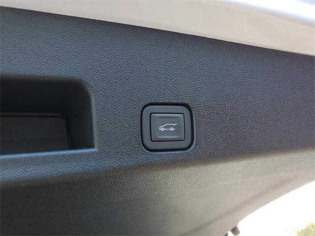 new 2026 Chevrolet Traverse car, priced at $57,337