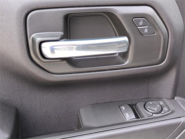 new 2025 Chevrolet Silverado 1500 car, priced at $30,957