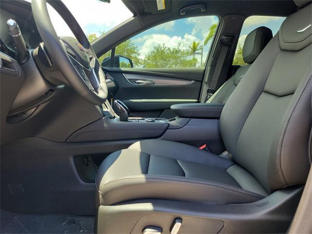 new 2025 Cadillac XT5 car, priced at $36,415