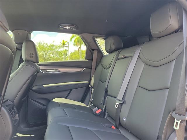 new 2025 Cadillac XT5 car, priced at $36,415