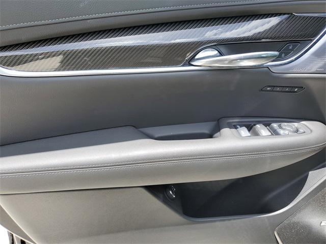 new 2025 Cadillac XT6 car, priced at $61,615
