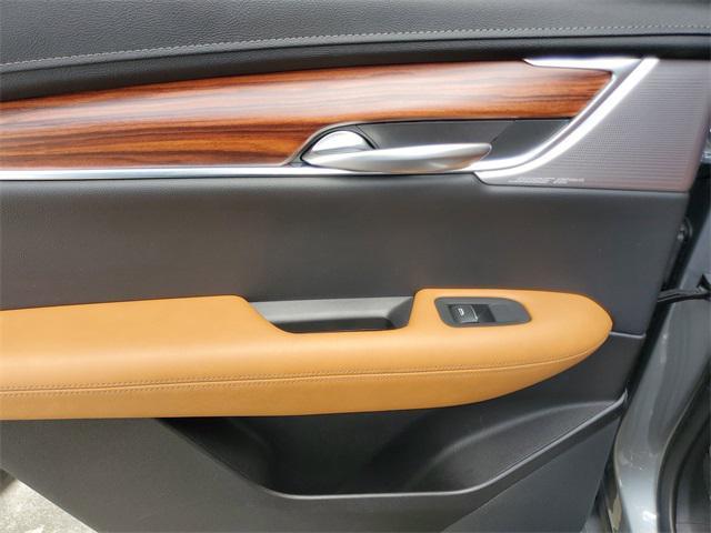 used 2024 Cadillac XT5 car, priced at $38,350