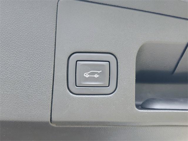 used 2024 Cadillac XT5 car, priced at $38,350