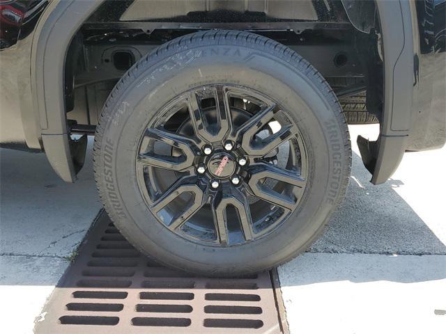 new 2025 GMC Sierra 1500 car, priced at $51,862
