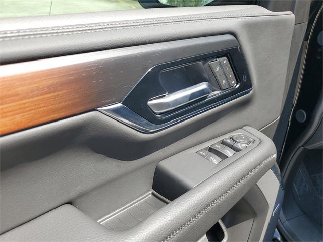 new 2025 GMC Yukon XL car