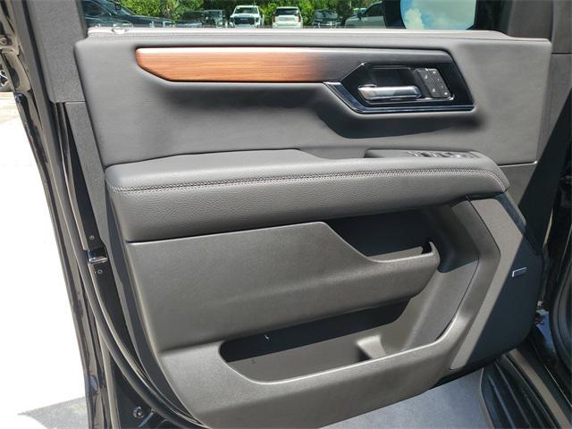 new 2025 GMC Yukon XL car