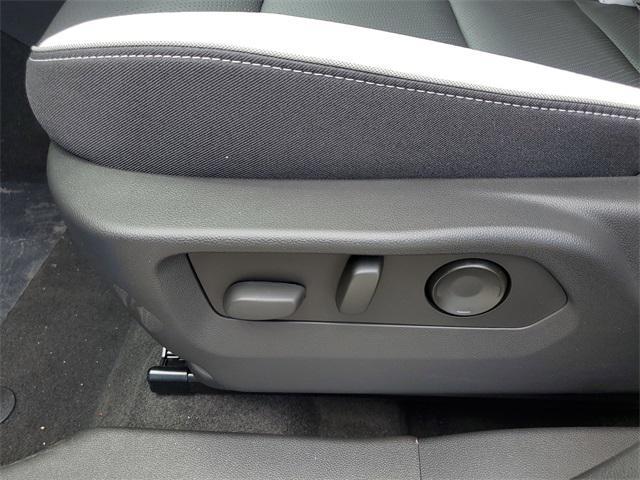 new 2025 Buick Envision car, priced at $35,134