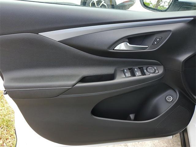 new 2025 Buick Envista car, priced at $26,785