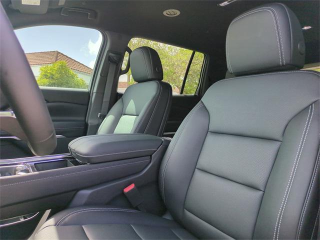 new 2025 Chevrolet Traverse car, priced at $42,532