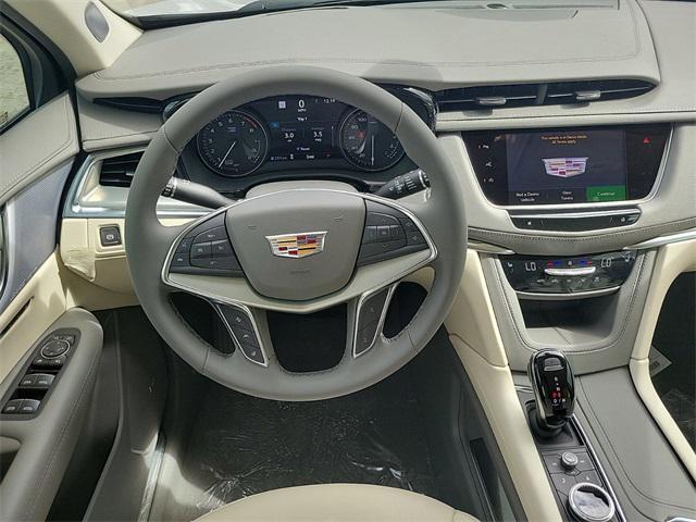 new 2025 Cadillac XT5 car, priced at $55,490