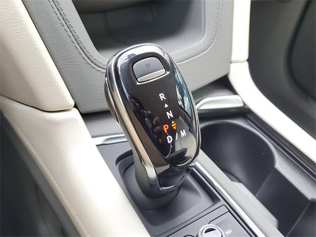 new 2026 Cadillac XT5 car, priced at $57,319