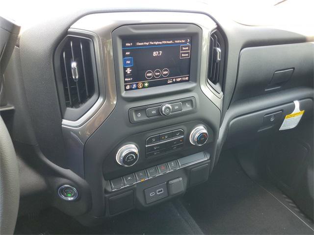 new 2025 GMC Sierra 1500 car, priced at $44,228