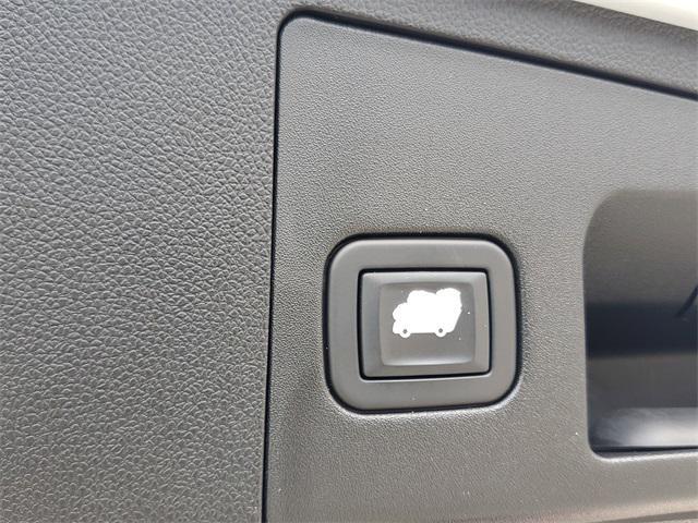 used 2021 Cadillac XT4 car, priced at $18,500