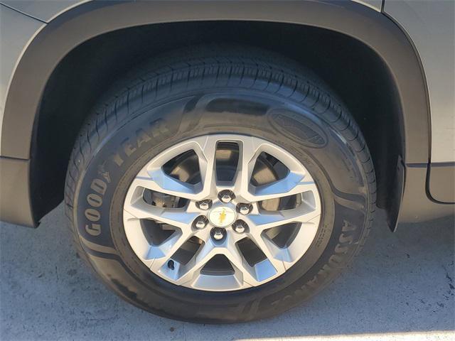 used 2023 Chevrolet Traverse car, priced at $25,799