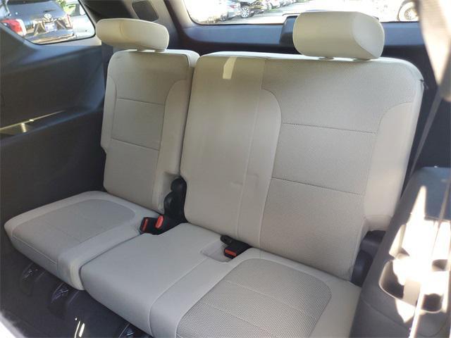 used 2023 Chevrolet Traverse car, priced at $25,799