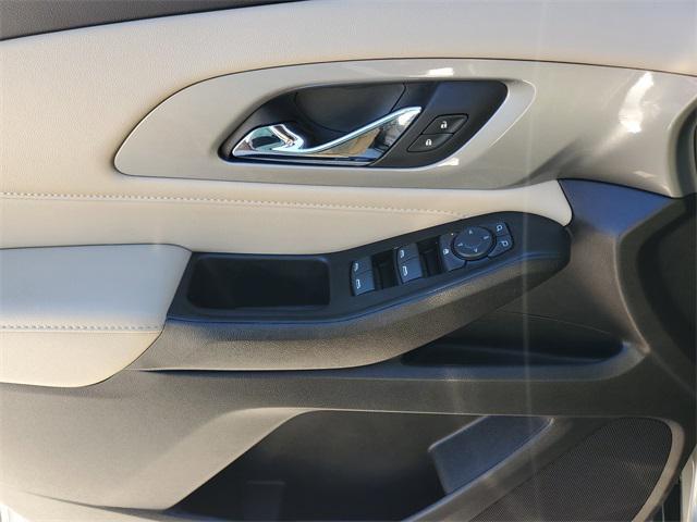 used 2023 Chevrolet Traverse car, priced at $25,799