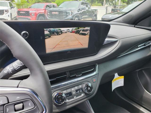 new 2025 Buick Envista car, priced at $26,685