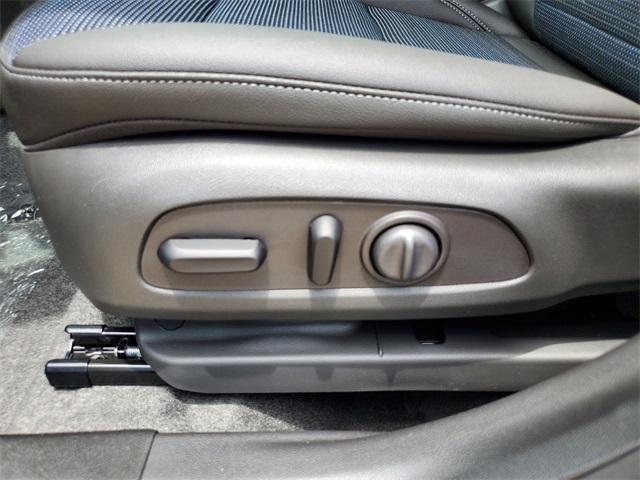 new 2025 Buick Envista car, priced at $26,685