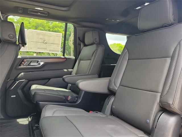 new 2025 GMC Yukon XL car