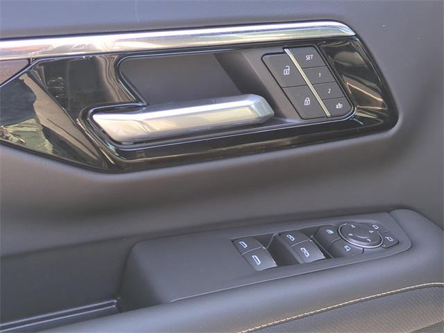 new 2025 Chevrolet Suburban car, priced at $77,609