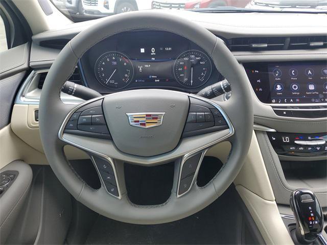 new 2025 Cadillac XT5 car, priced at $54,365