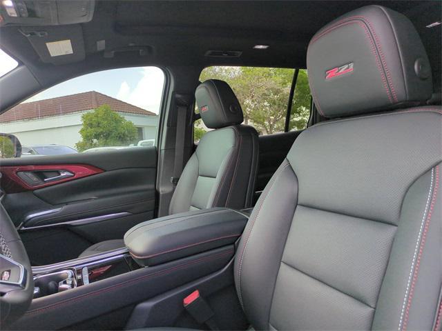 new 2025 Chevrolet Traverse car, priced at $49,912