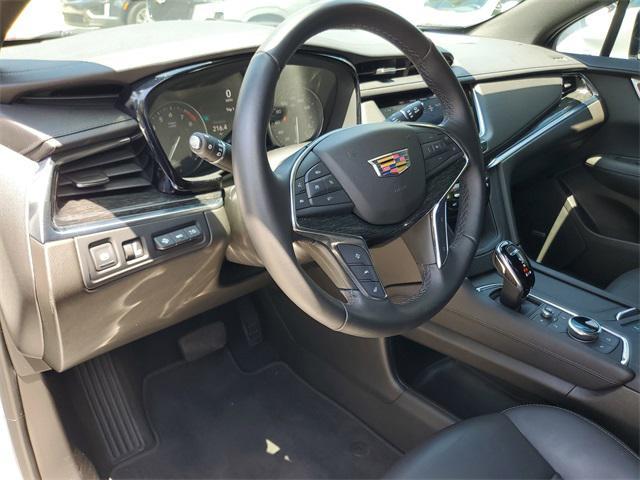 used 2022 Cadillac XT5 car, priced at $27,876