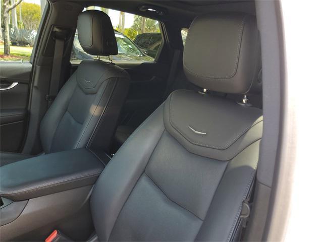 used 2022 Cadillac XT5 car, priced at $27,876