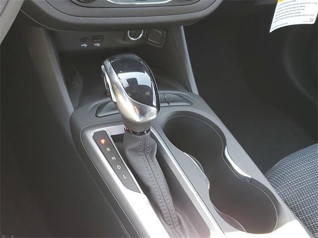 new 2025 Buick Envista car, priced at $25,828