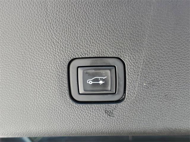 used 2020 Chevrolet Traverse car, priced at $17,929